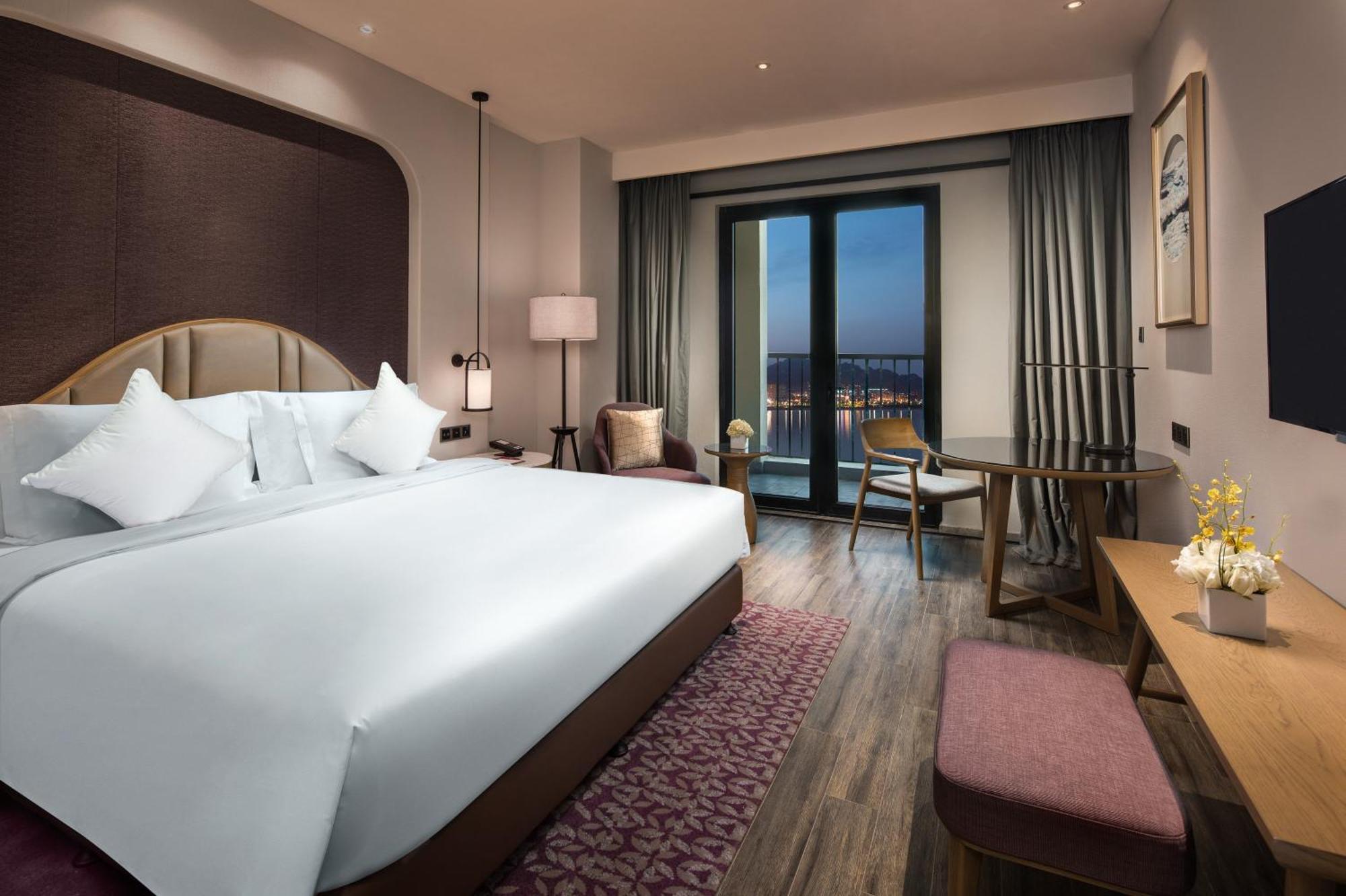 Crowne Plaza Qingdaoorientalmoviemetropolis By Ihg Hotell Eksteriør bilde