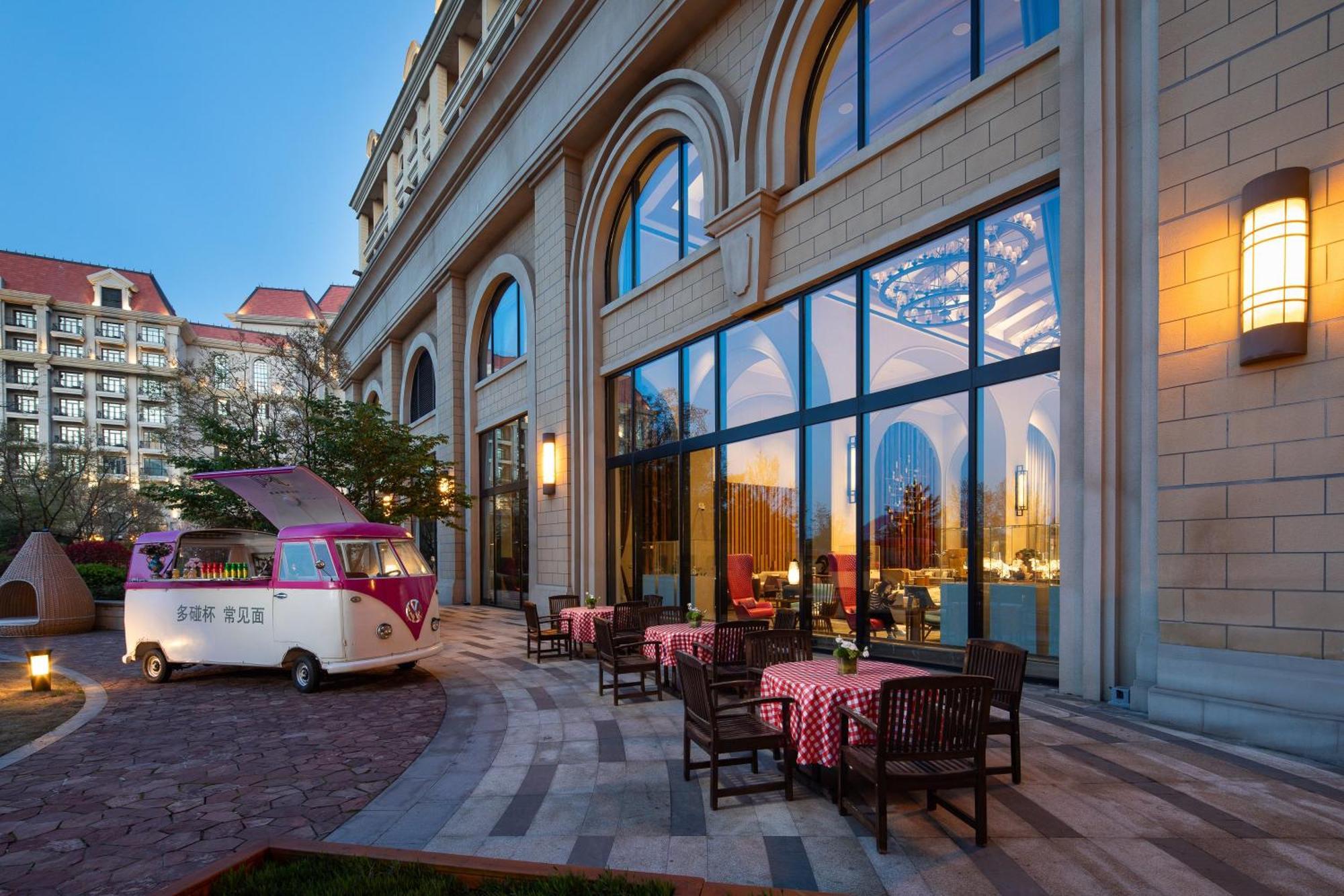 Crowne Plaza Qingdaoorientalmoviemetropolis By Ihg Hotell Eksteriør bilde